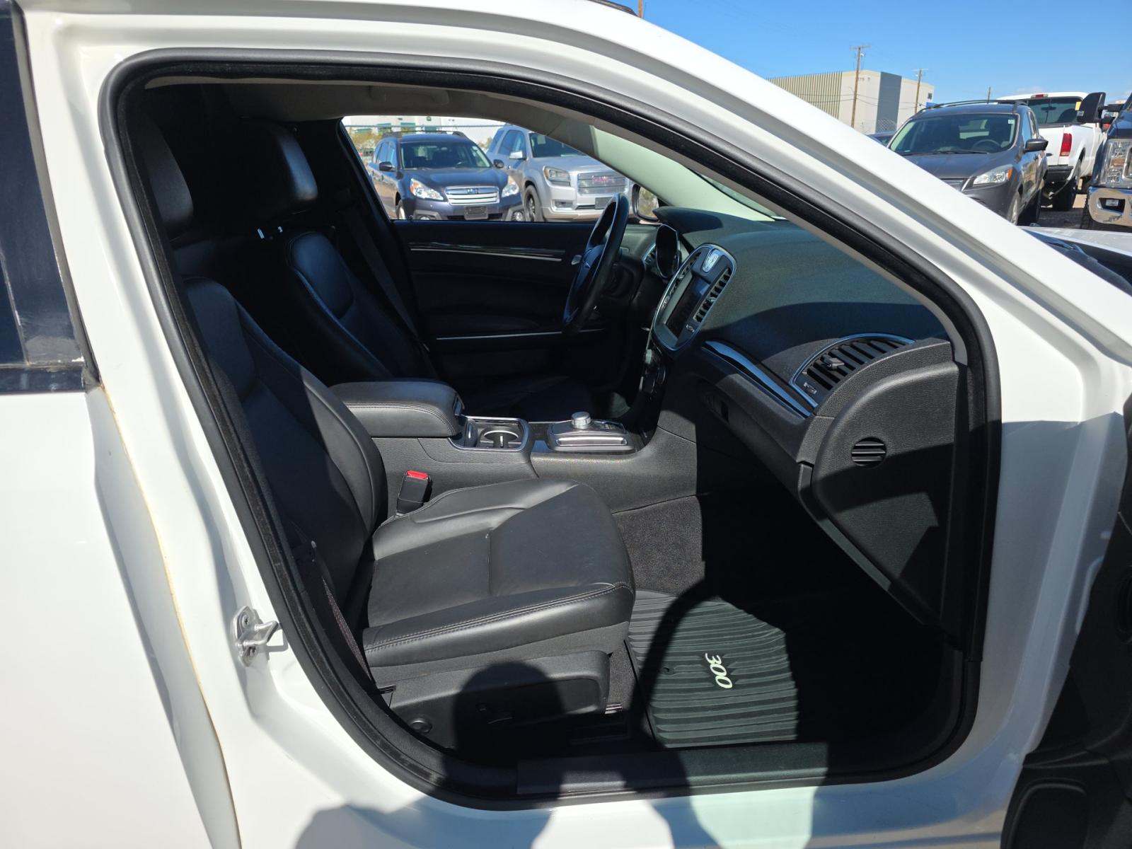 2021 Chrysler 300 Touring L RWD