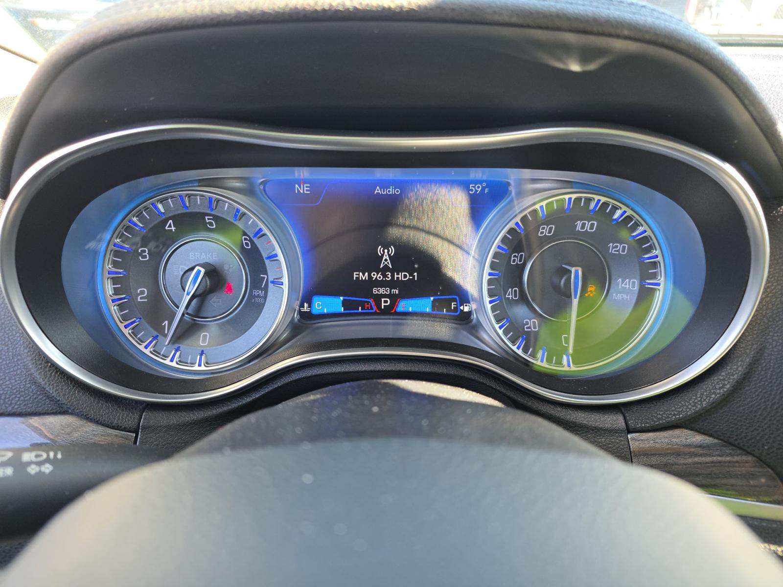 2021 Chrysler 300 Touring L RWD
