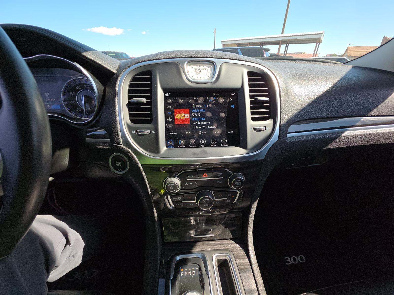 2021 Chrysler 300 Touring L RWD