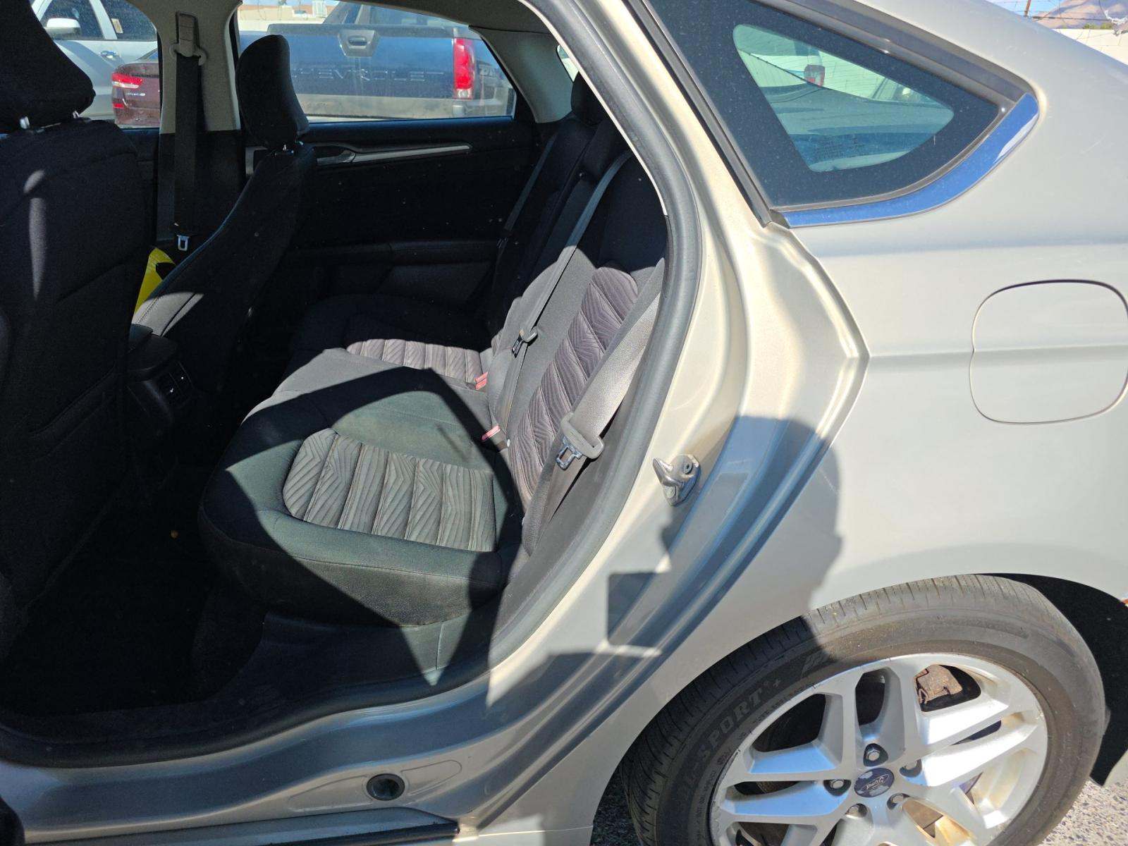 2016 Ford Fusion SE FWD