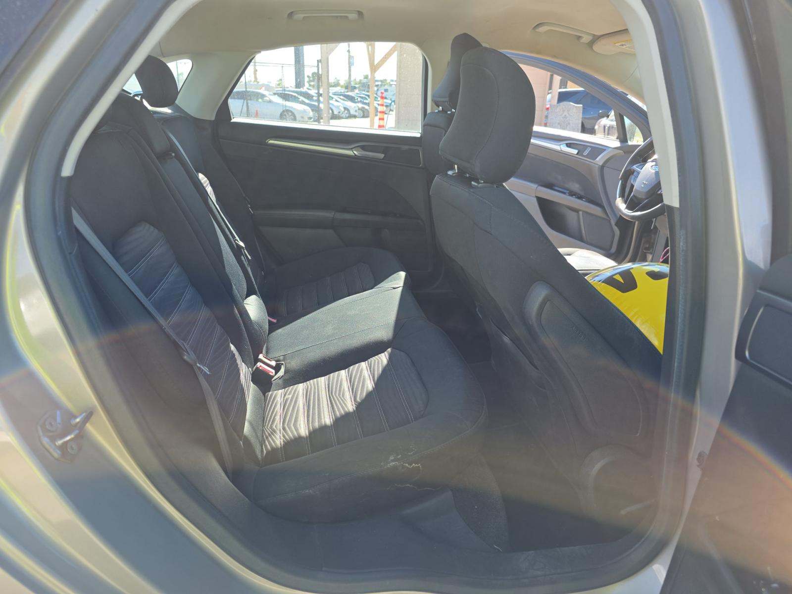 2016 Ford Fusion SE FWD
