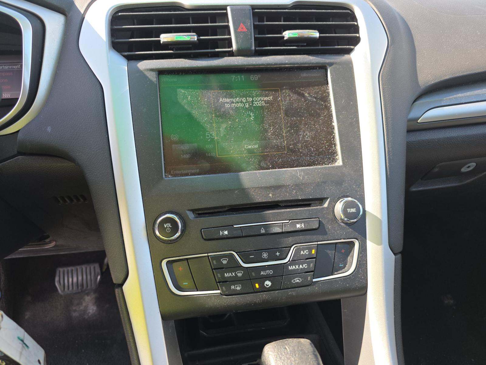 2016 Ford Fusion SE FWD