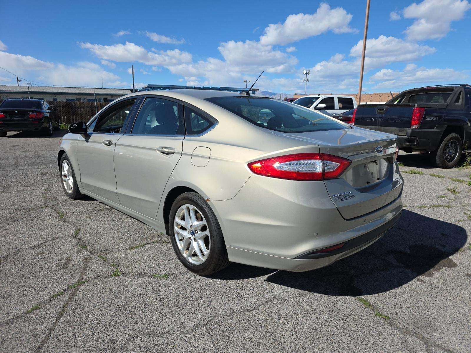 2016 Ford Fusion SE FWD