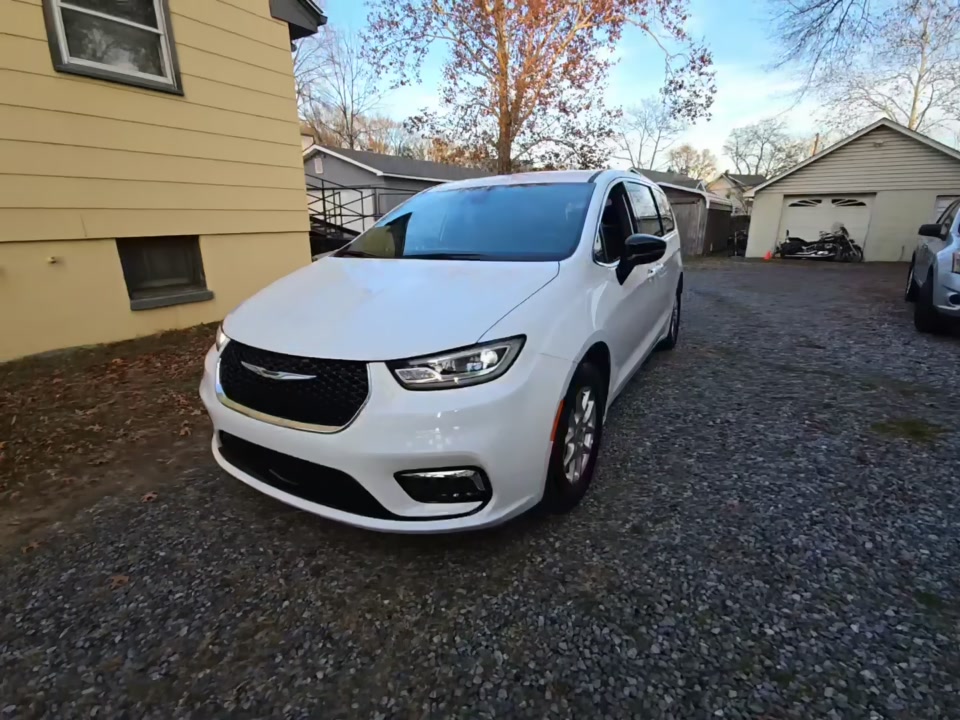 2025 Chrysler Pacifica Select FWD