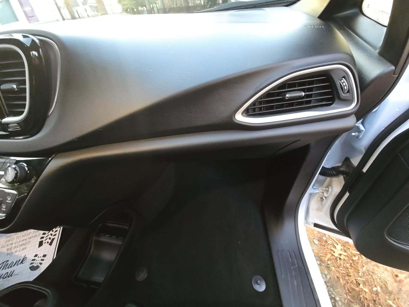 2025 Chrysler Pacifica Select FWD