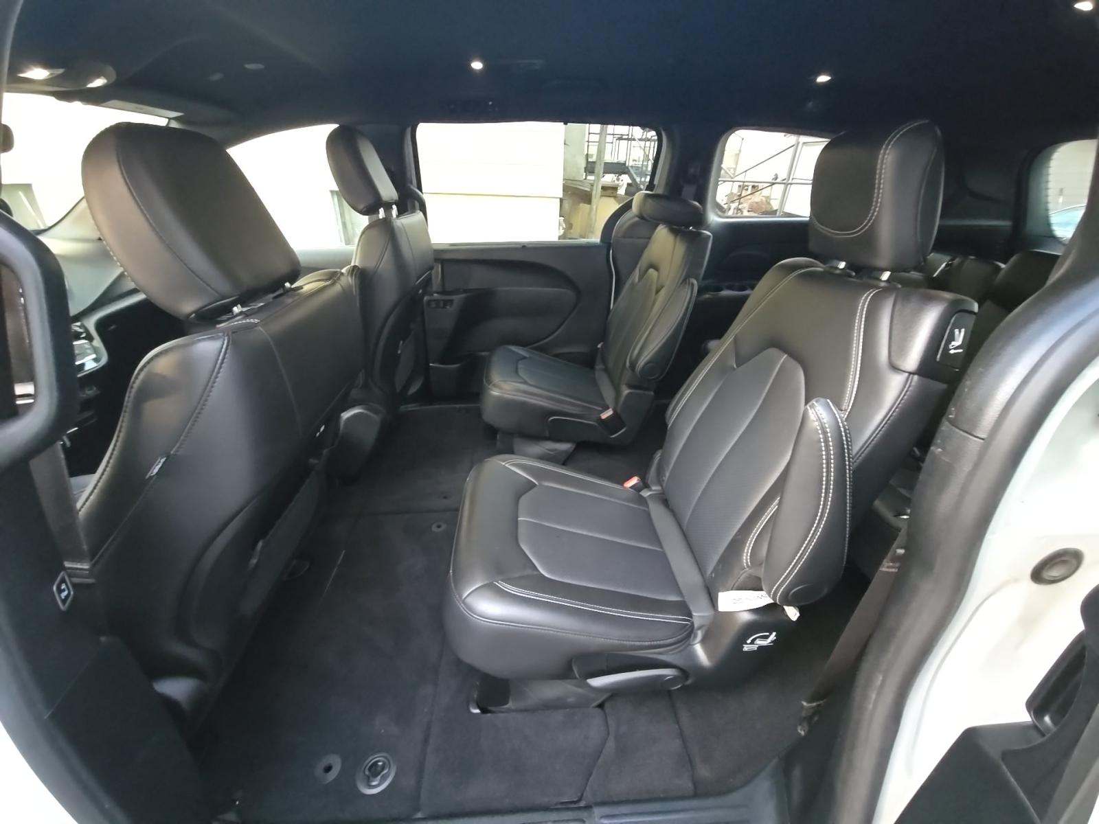 2025 Chrysler Pacifica Select FWD