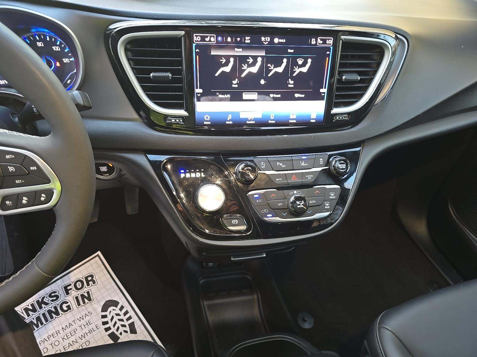 2025 Chrysler Pacifica Select FWD