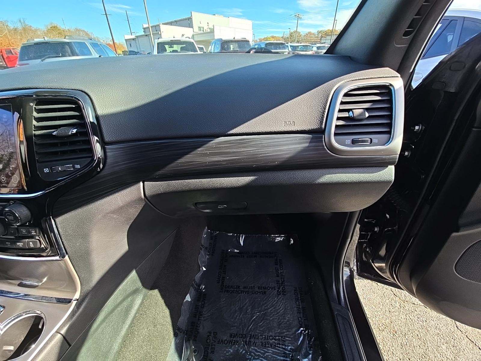 2022 Jeep Grand Cherokee Laredo X AWD