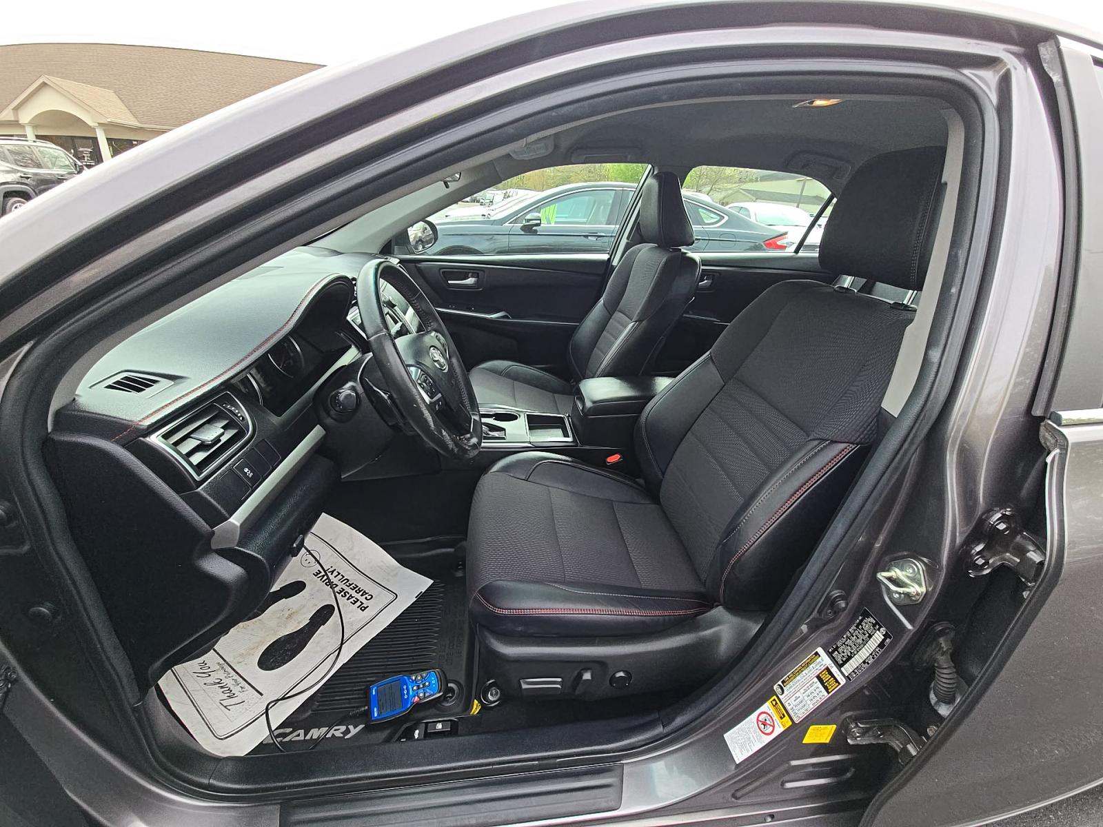 2016 Toyota Camry SE FWD