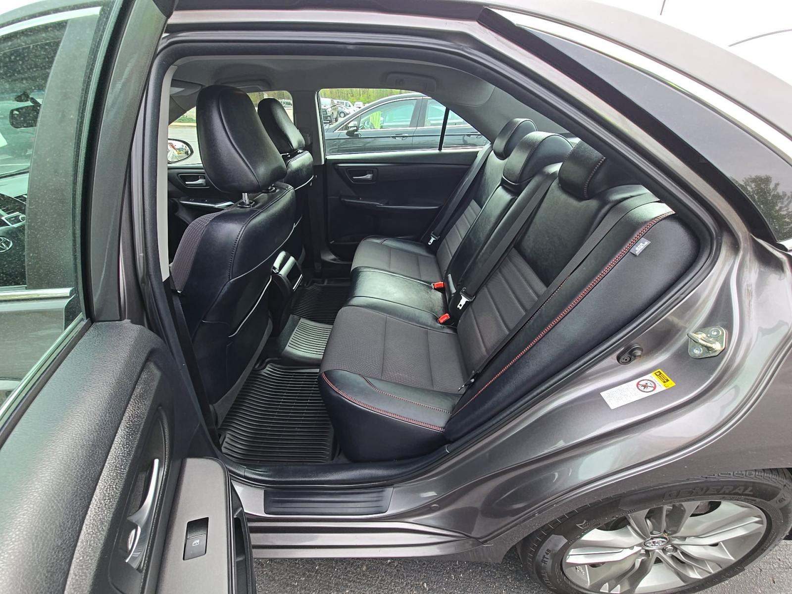 2016 Toyota Camry SE FWD