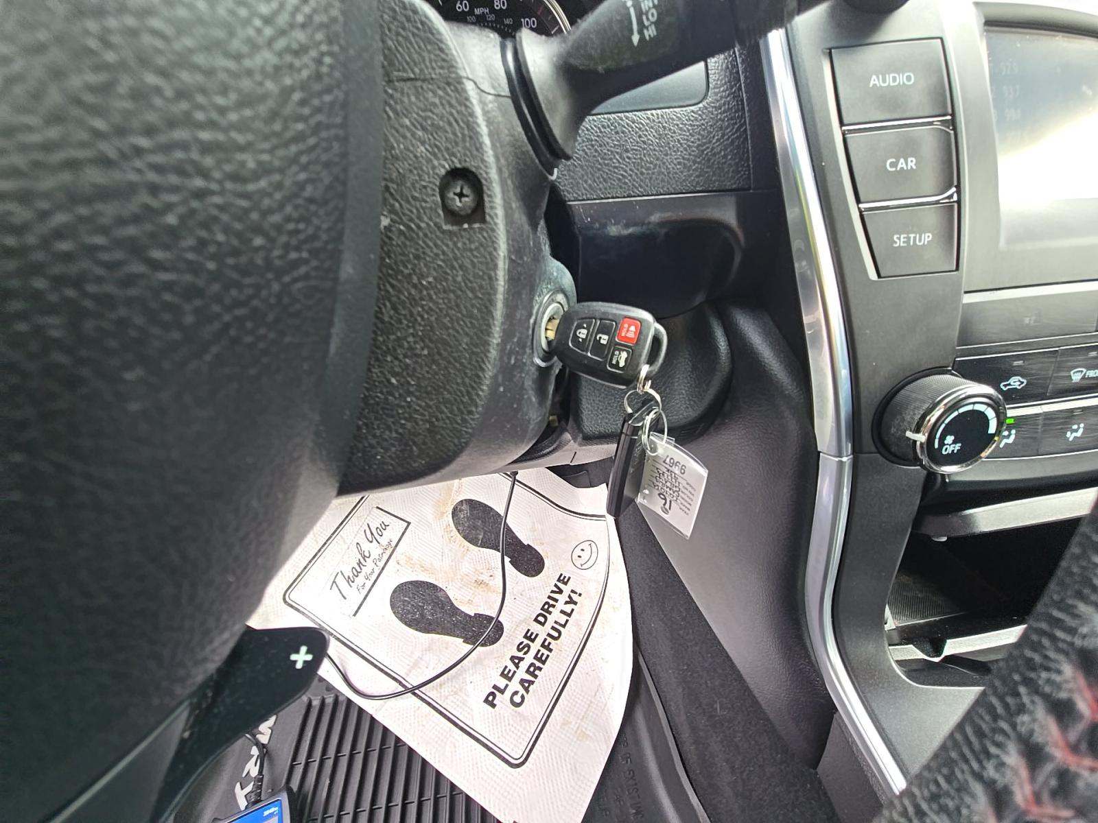 2016 Toyota Camry SE FWD