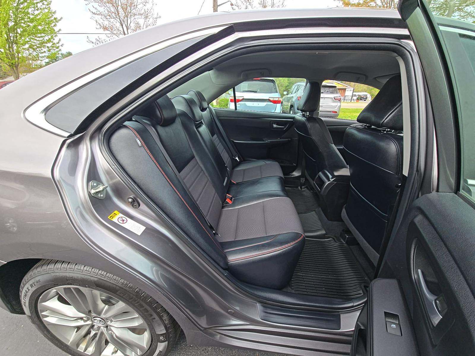 2016 Toyota Camry SE FWD