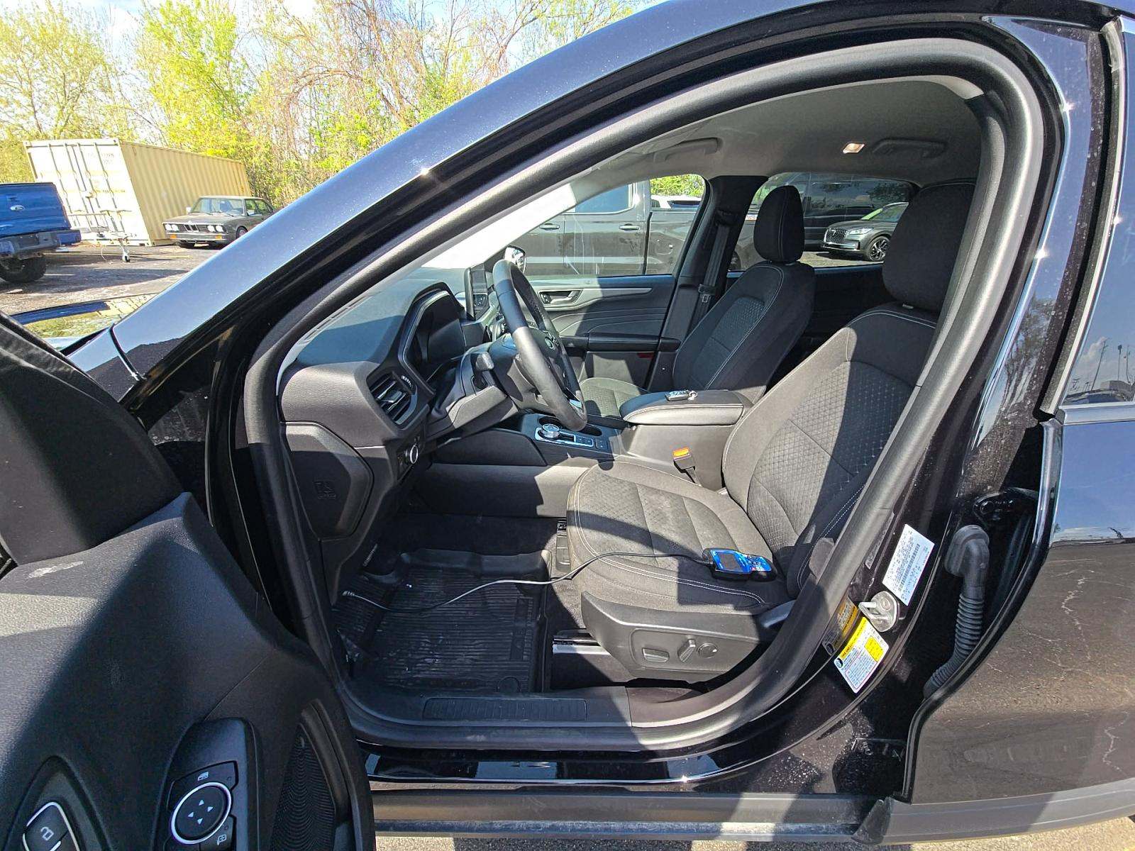 FORD ESCAPE - 2