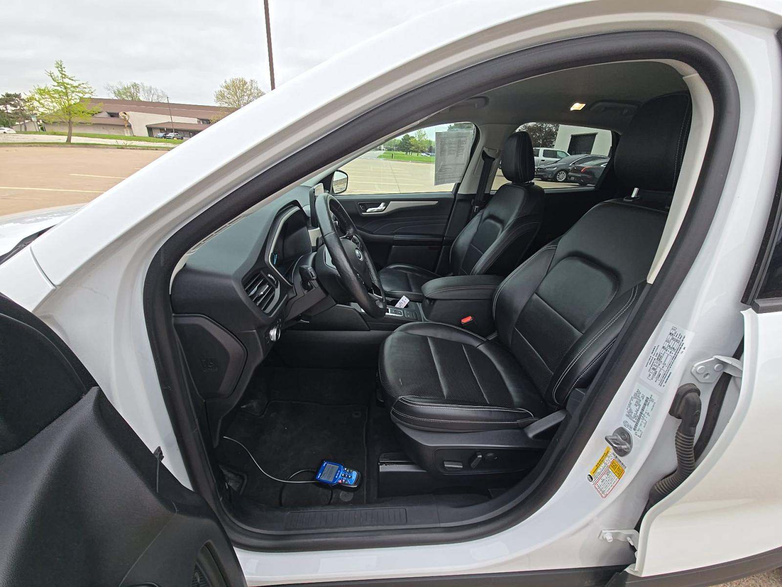 FORD ESCAPE - 2