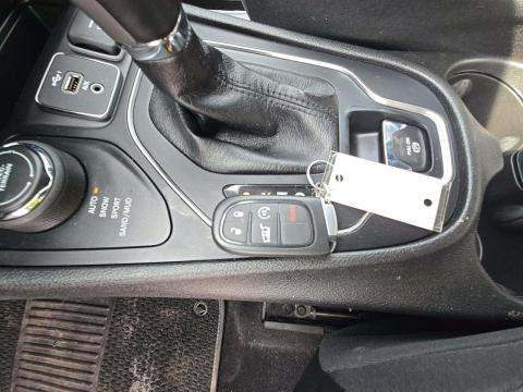 JEEP LATITUDE LUX 80TH ANNIVERSARY - 4