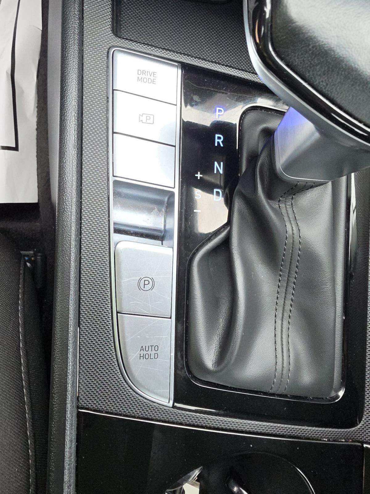 2025 Hyundai Elantra SEL Convenience FWD