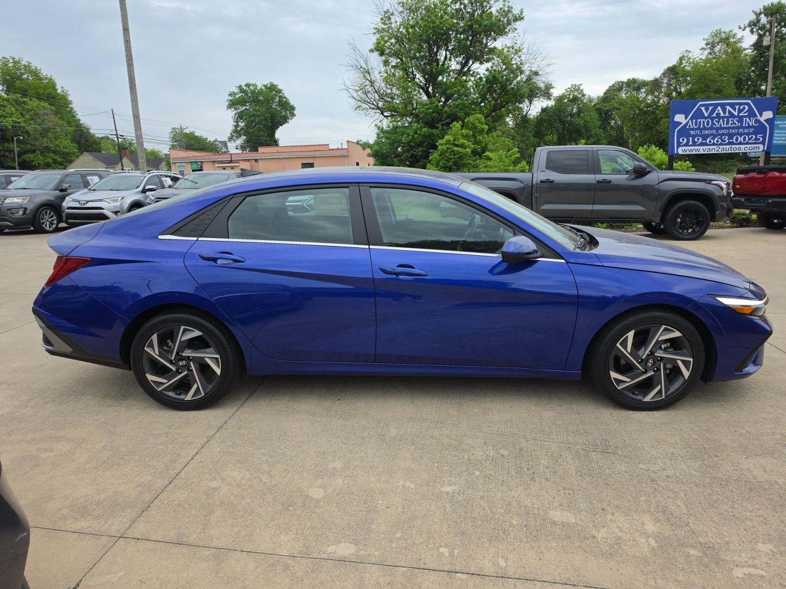 2025 Hyundai Elantra SEL Convenience FWD