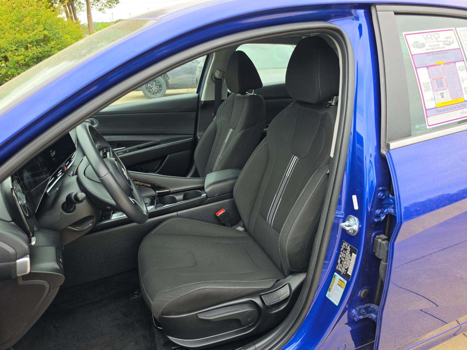 2025 Hyundai Elantra SEL Convenience FWD