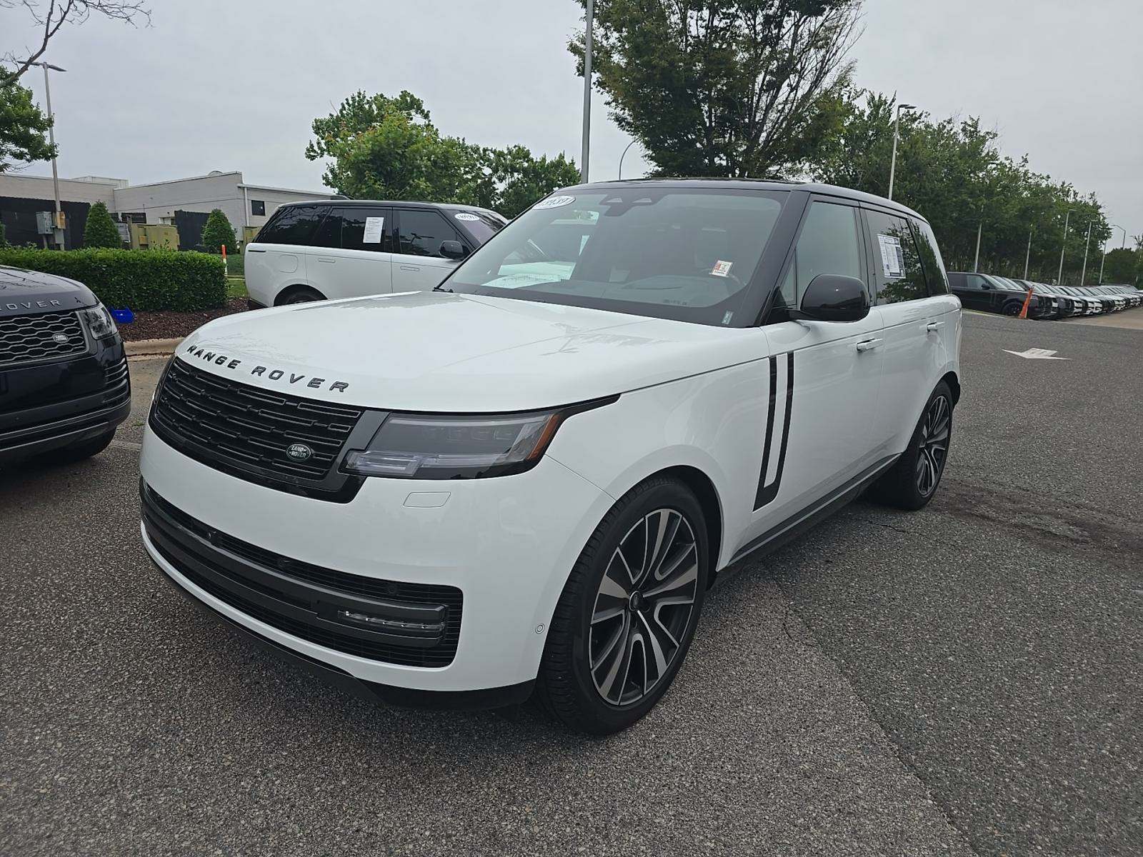 2025 Land Rover Range Rover SE AWD