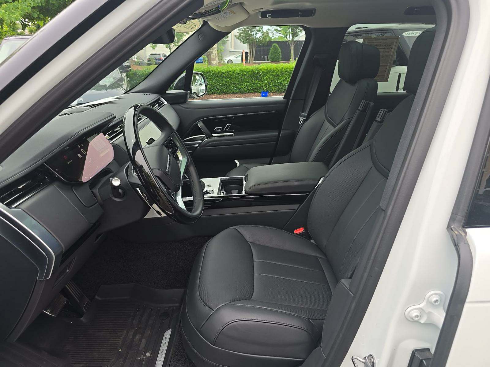 2025 Land Rover Range Rover SE AWD