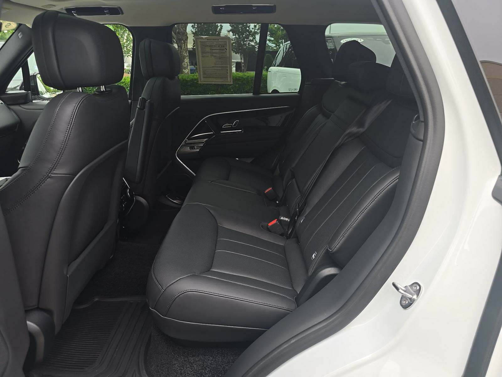 2025 Land Rover Range Rover SE AWD