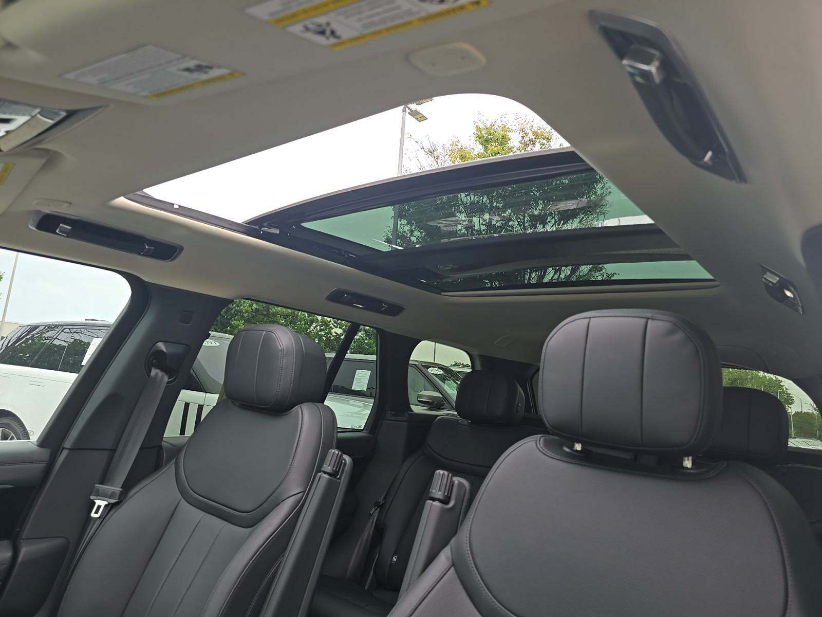 2025 Land Rover Range Rover SE AWD