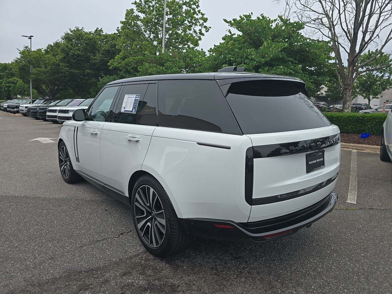 2025 Land Rover Range Rover SE AWD