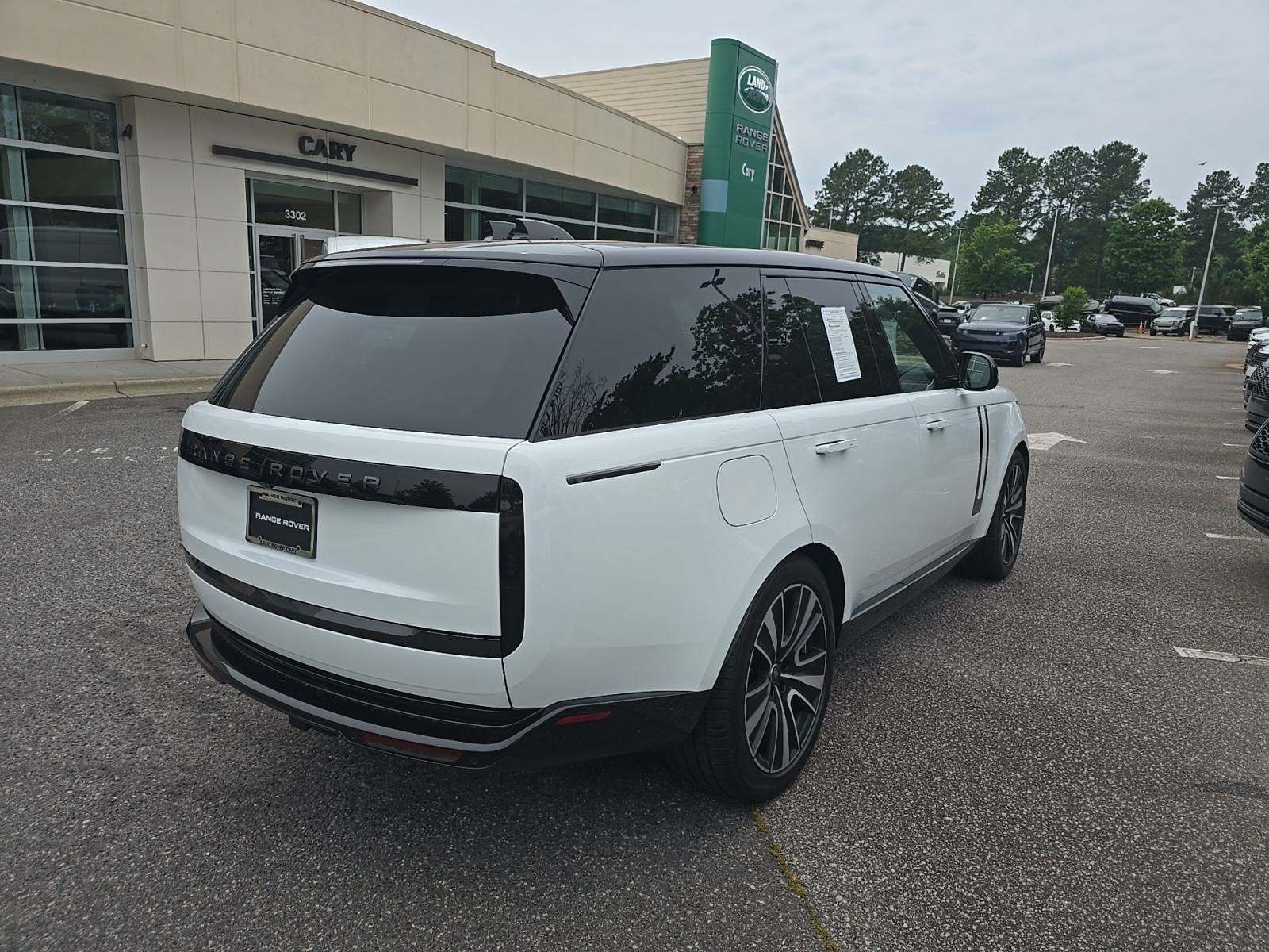 2025 Land Rover Range Rover SE AWD