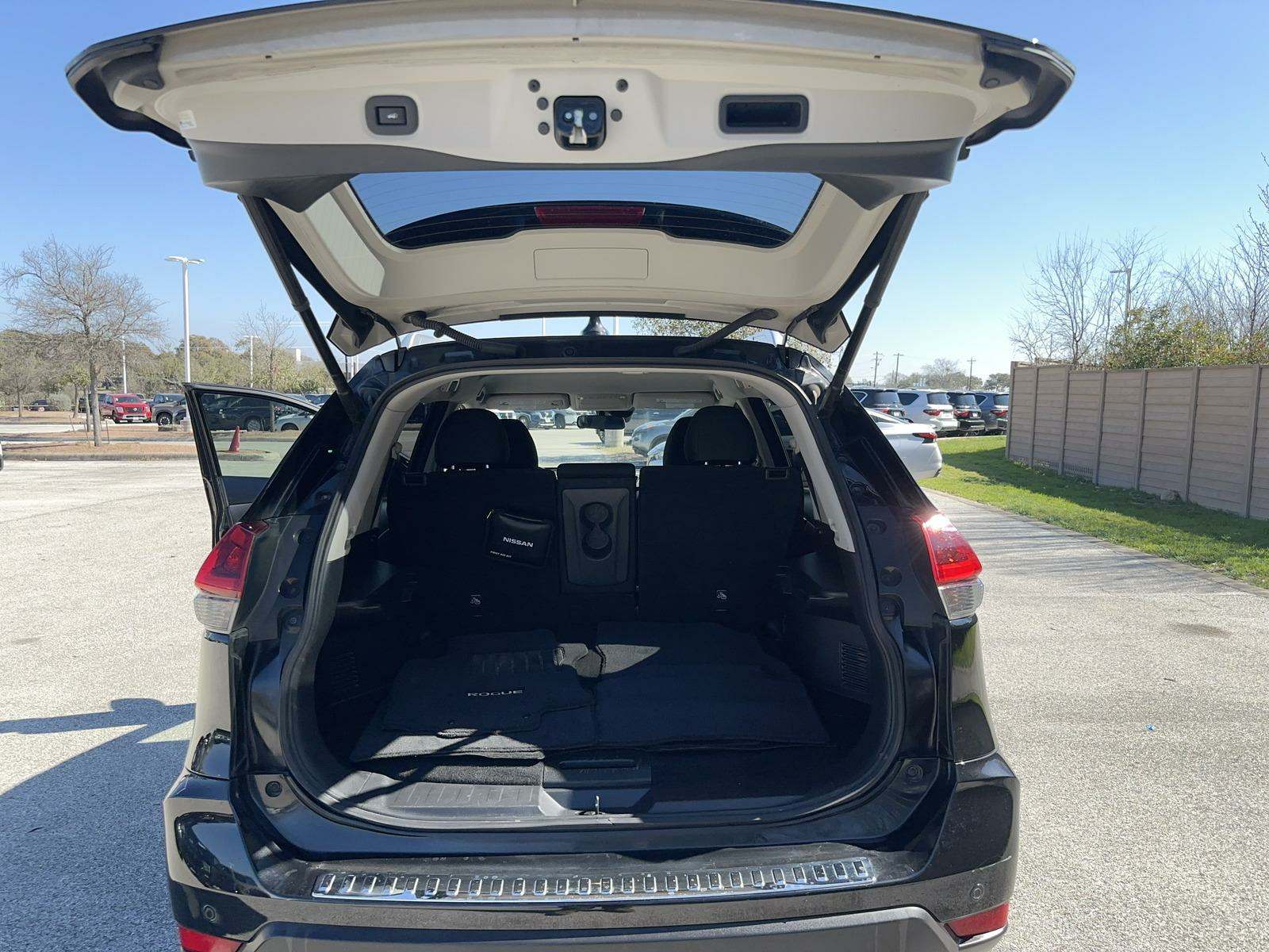 2019 Nissan Rogue SV FWD