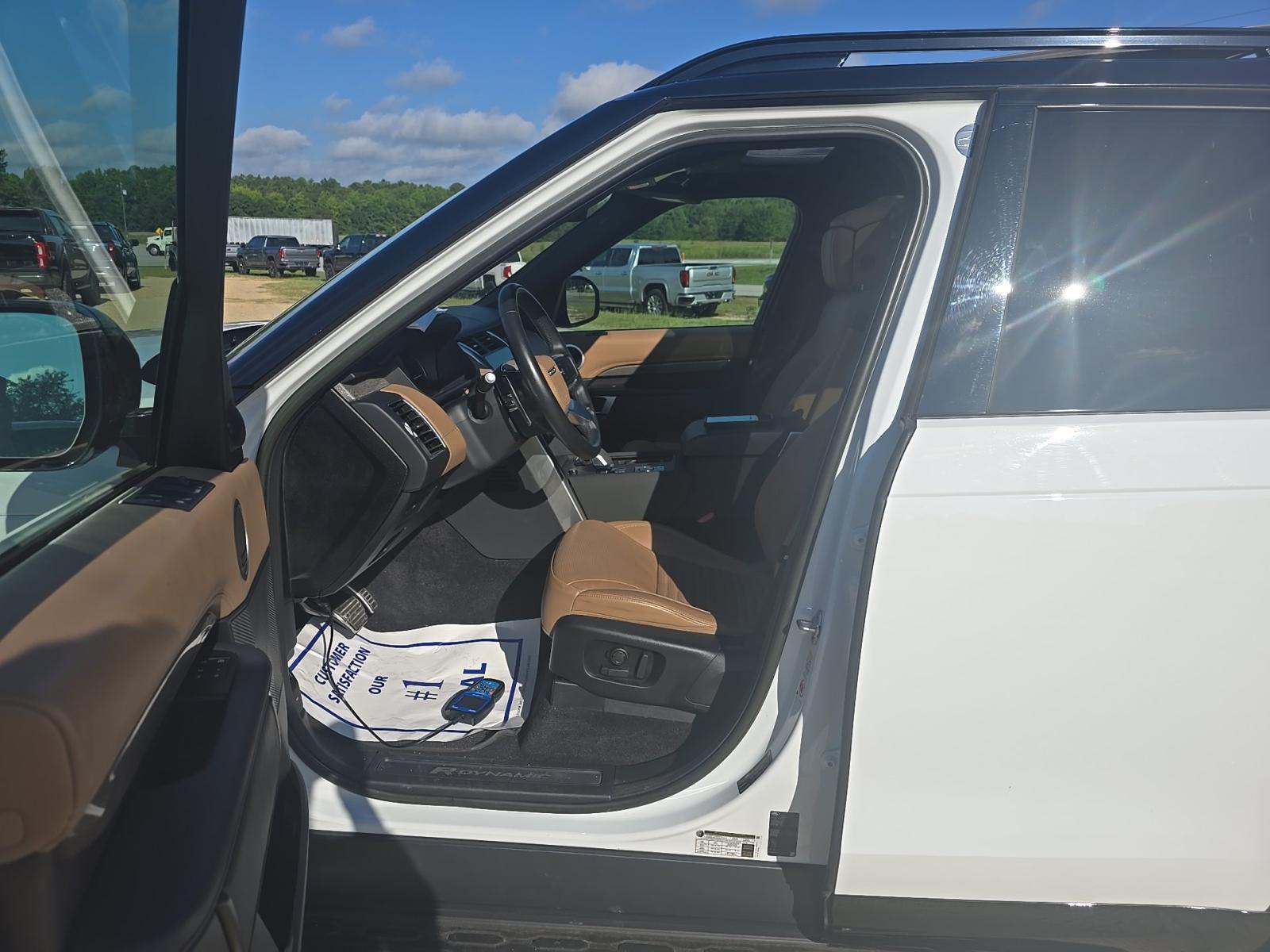 2023 Land Rover Discovery Metropolitan Edition AWD