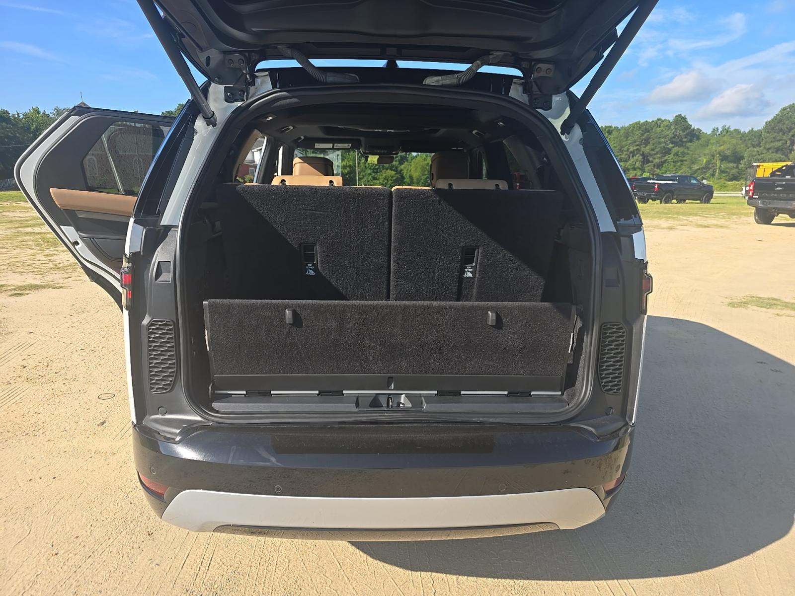 2023 Land Rover Discovery Metropolitan Edition AWD