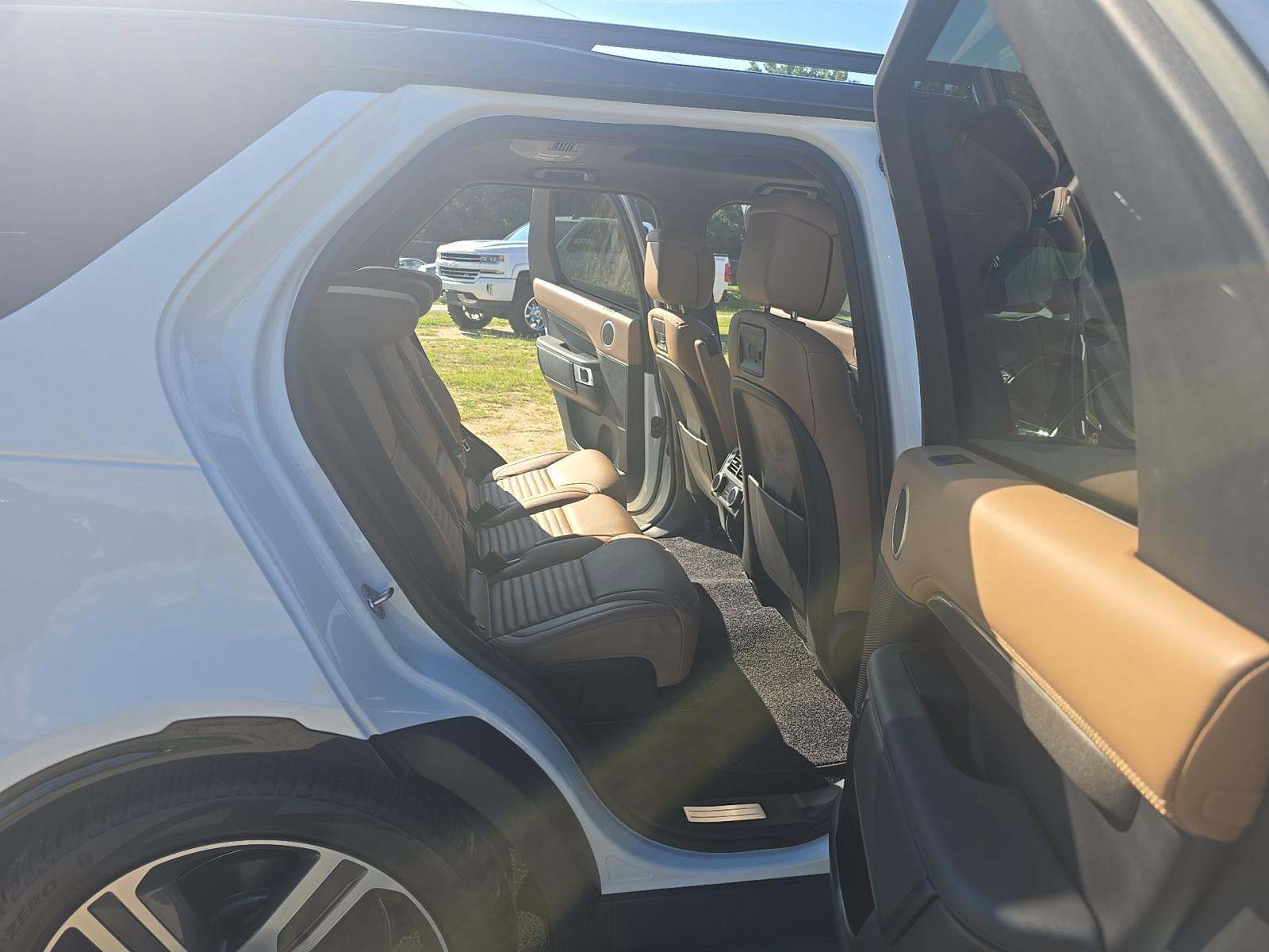 2023 Land Rover Discovery Metropolitan Edition AWD