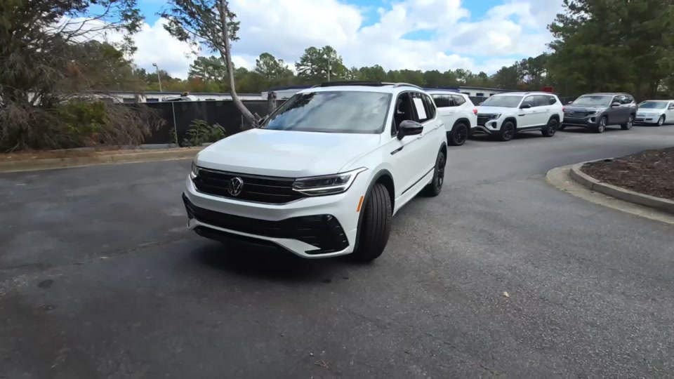 2023 Volkswagen Tiguan SE R-Line Black