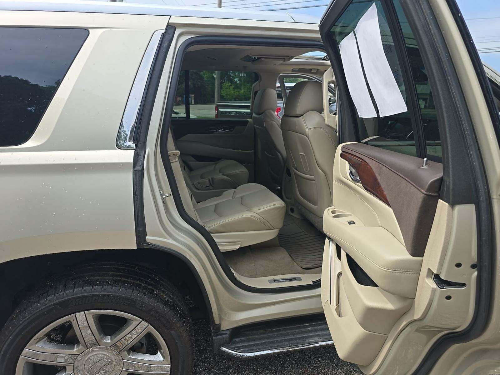 2015 Cadillac Escalade Luxury AWD