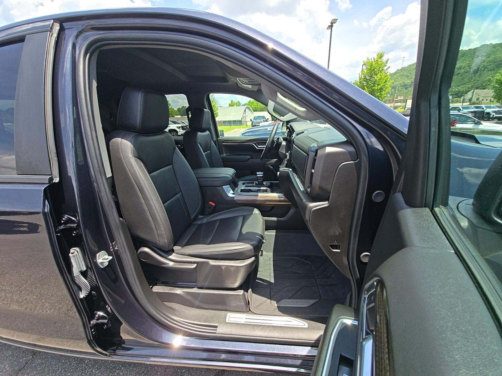 2024 Chevrolet Silverado 1500 RST AWD