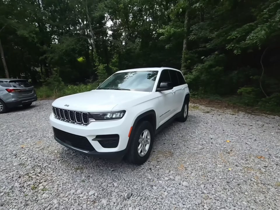 2023 Jeep Grand Cherokee Laredo RWD