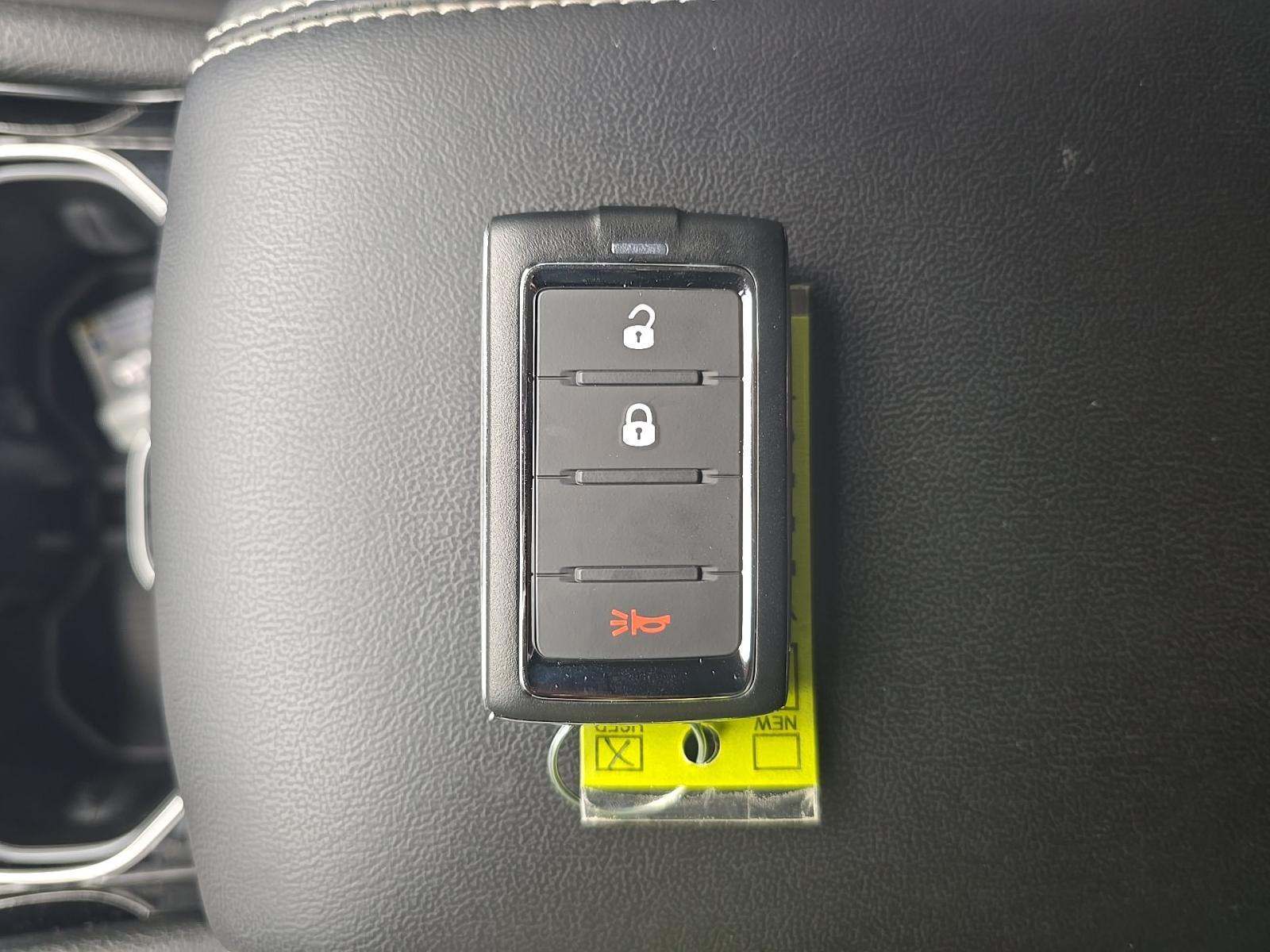 2023 Jeep Grand Cherokee Laredo RWD