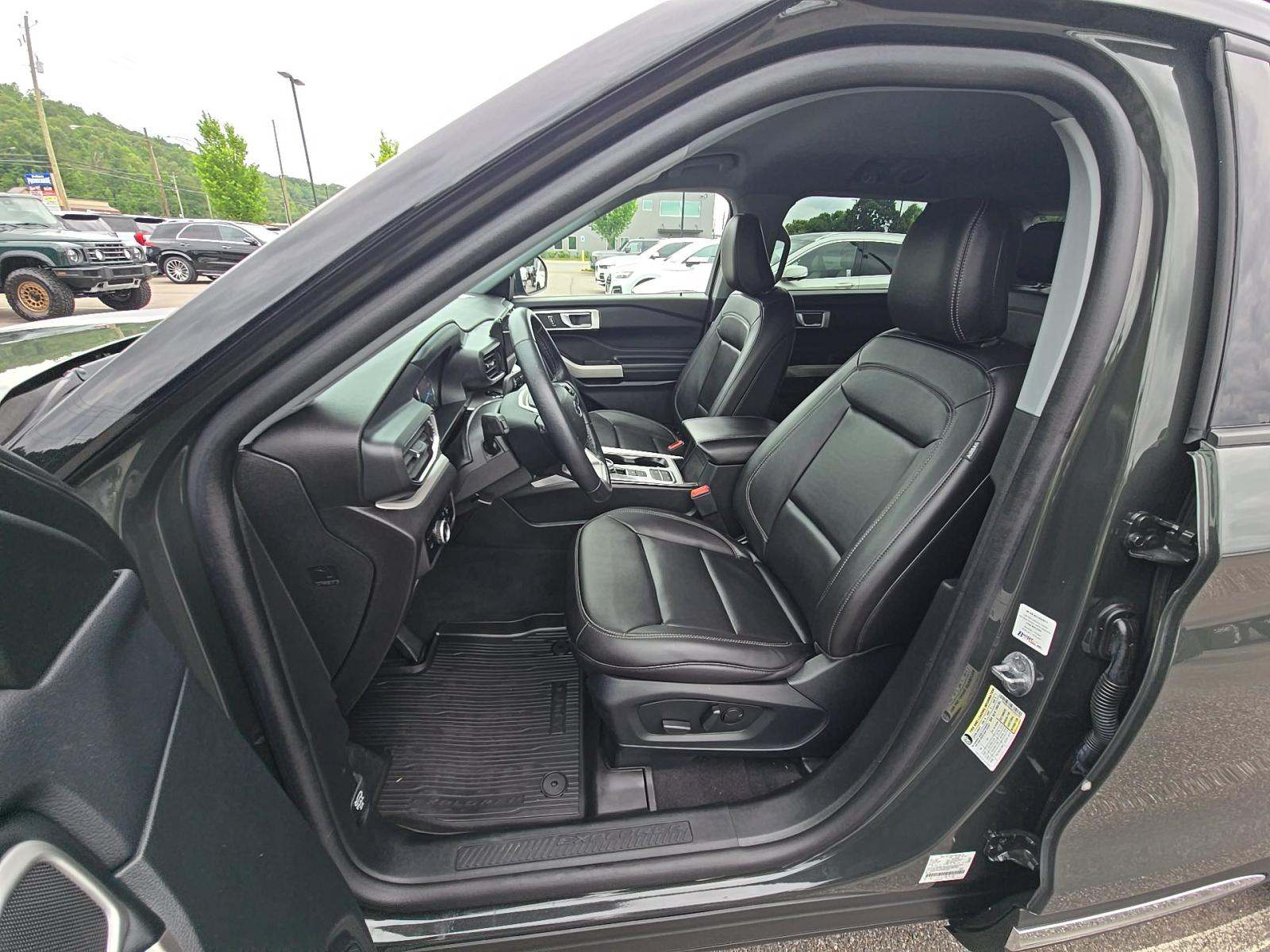 2023 Ford Explorer XLT RWD