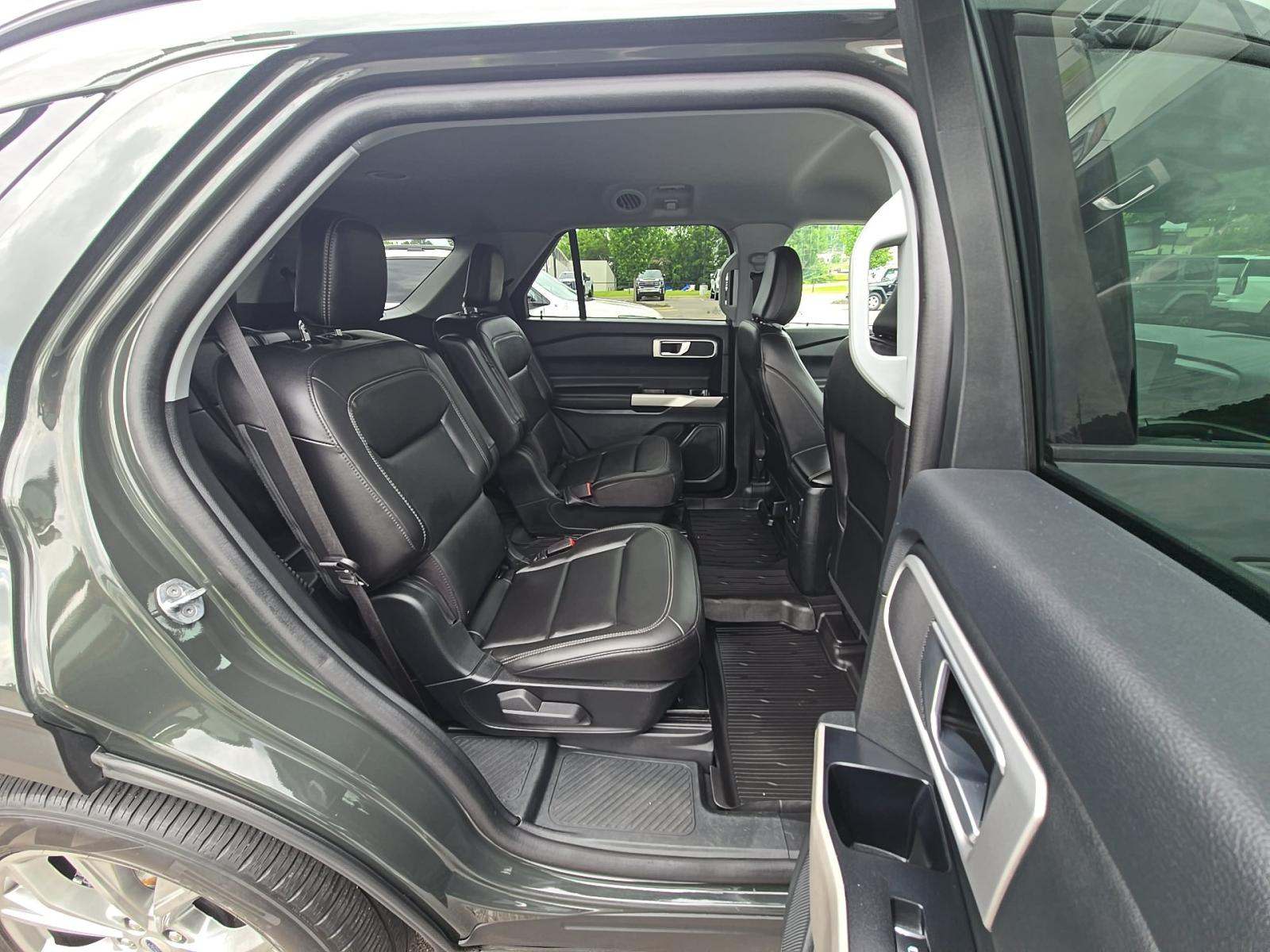 2023 Ford Explorer XLT RWD