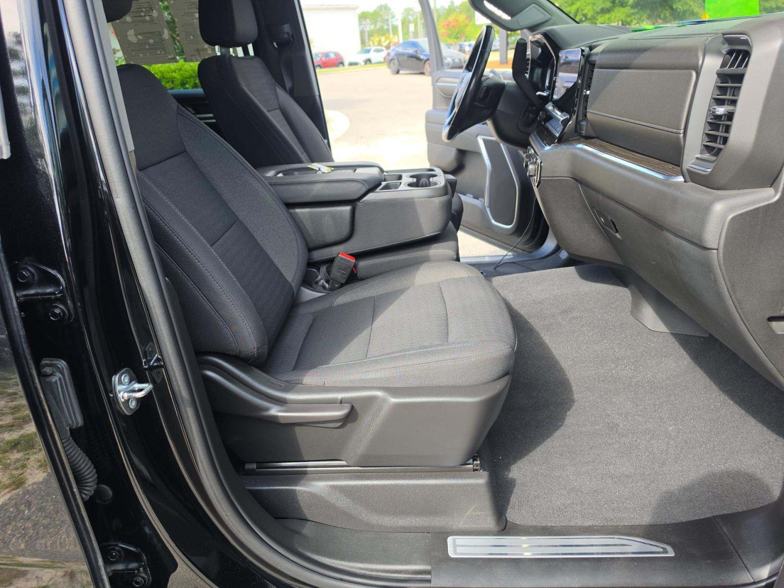 2022 Chevrolet Silverado 1500 RST AWD