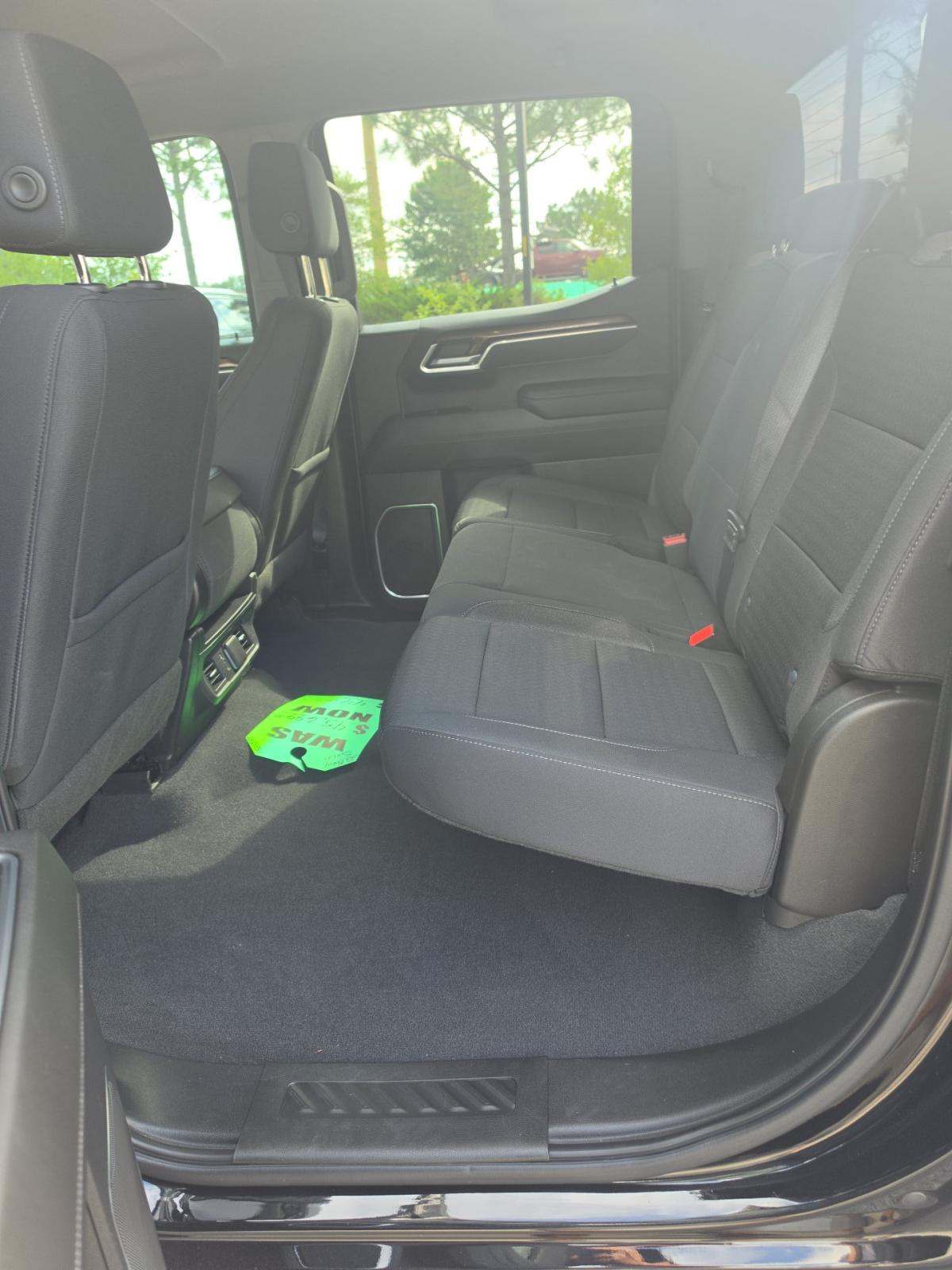 2022 Chevrolet Silverado 1500 RST AWD