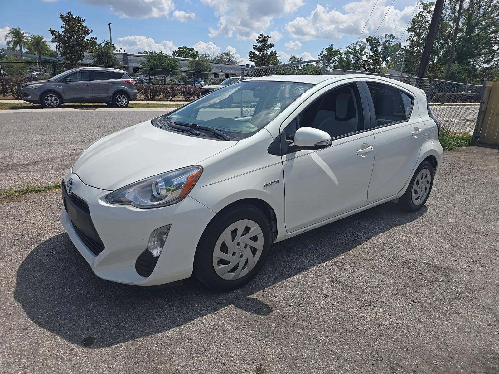 TOYOTA PRIUS C - 1