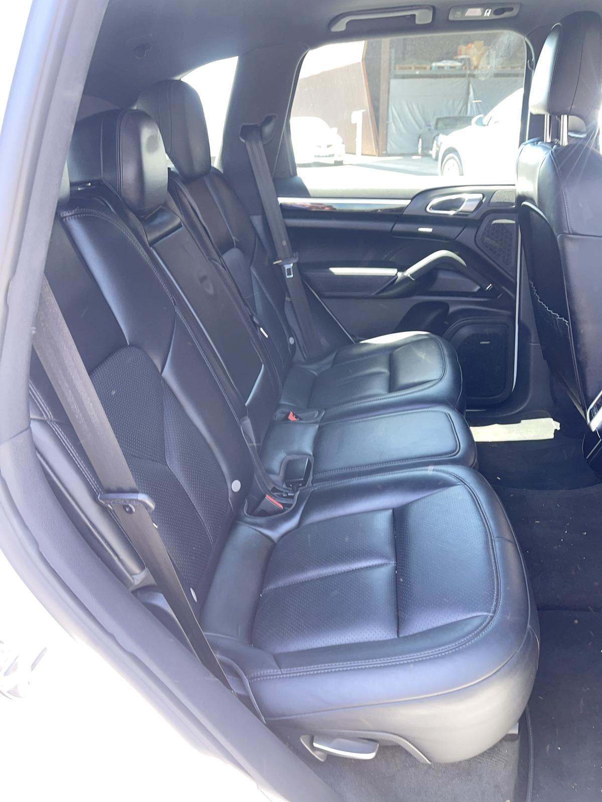 2016 Porsche Cayenne 4D SUV 3.6L AWD