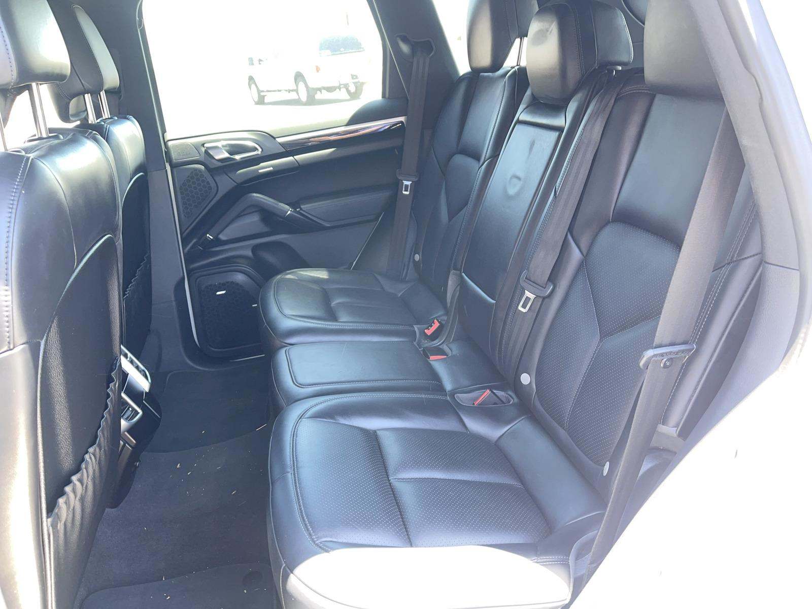 2016 Porsche Cayenne 4D SUV 3.6L AWD