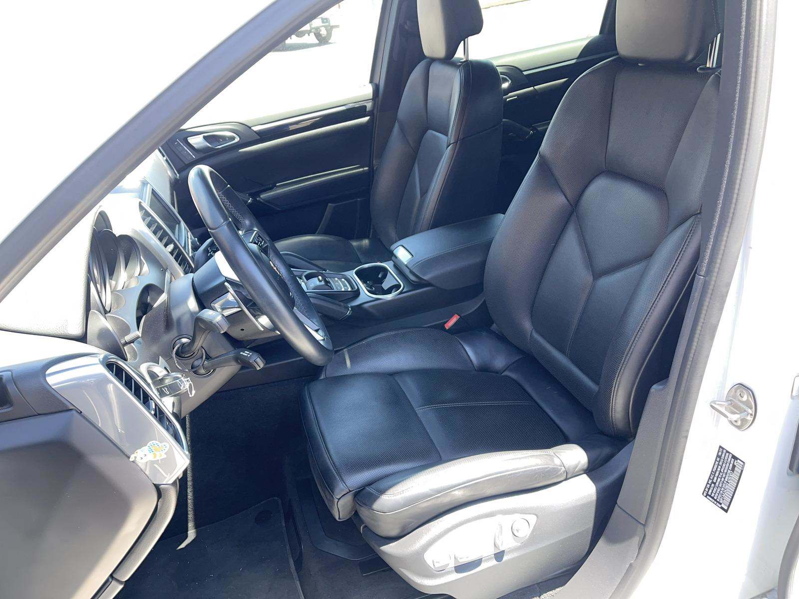 2016 Porsche Cayenne 4D SUV 3.6L AWD