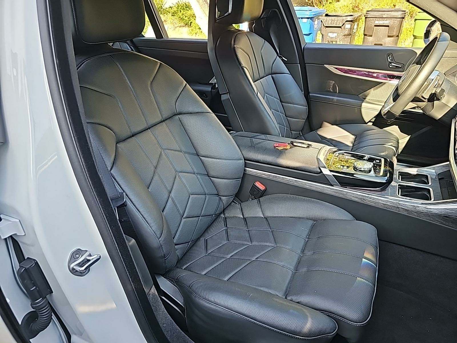 2025 BMW 7 Series 740i RWD