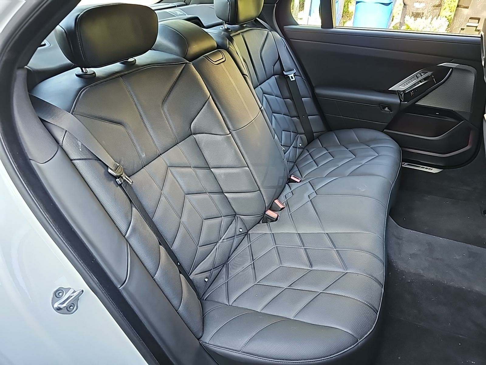 2025 BMW 7 Series 740i RWD