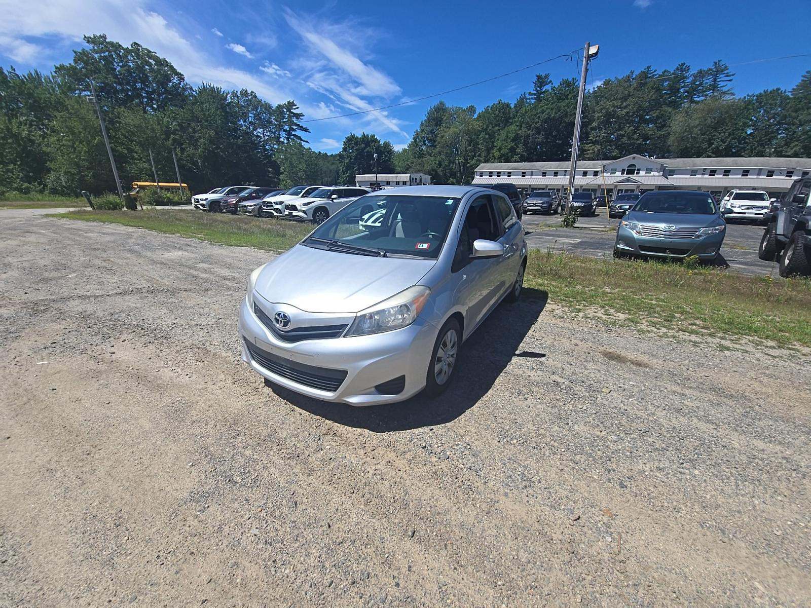 2013 Toyota Yaris L FWD