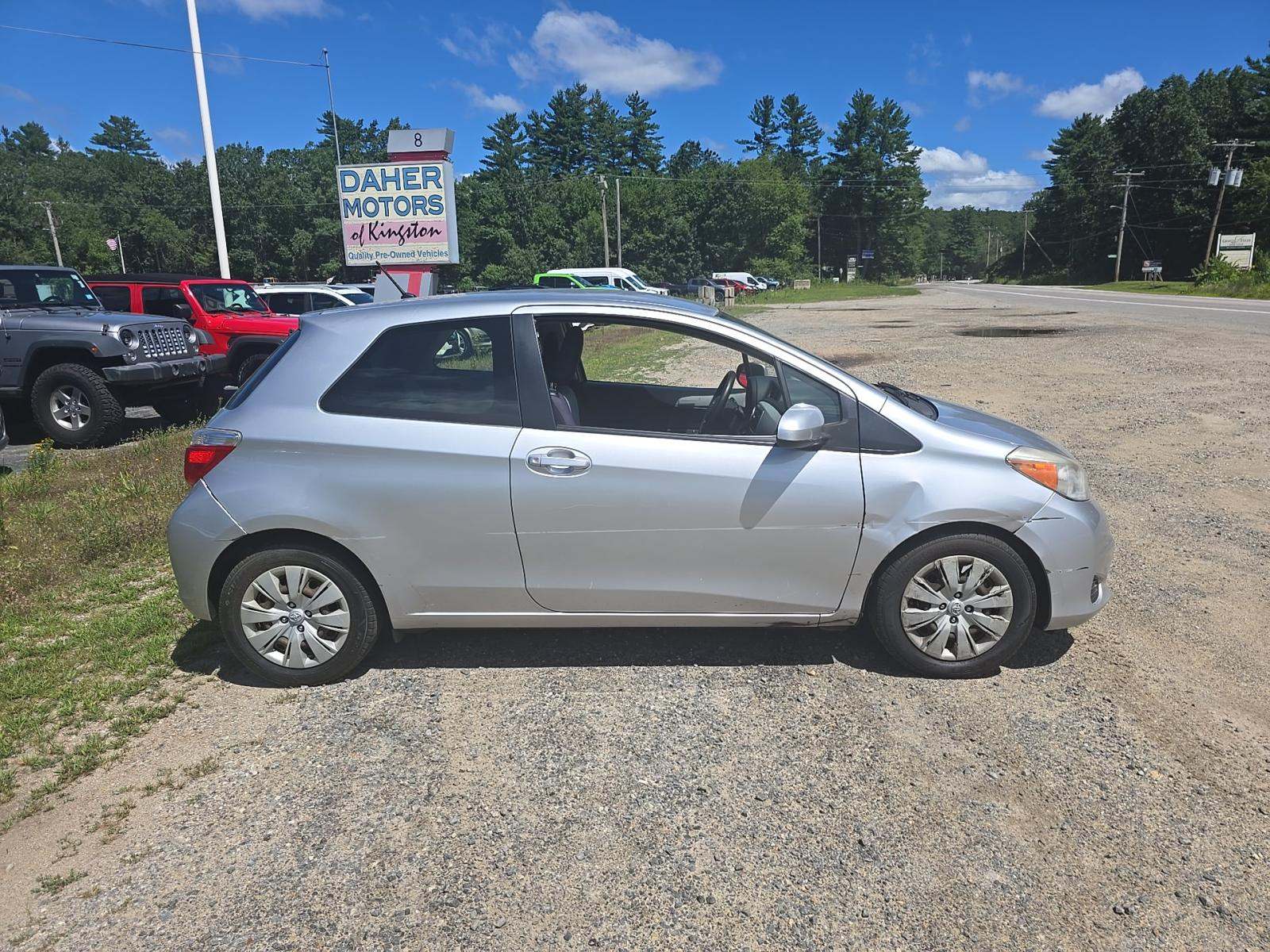 2013 Toyota Yaris L FWD