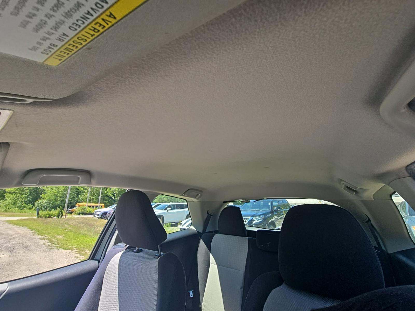 2013 Toyota Yaris L FWD